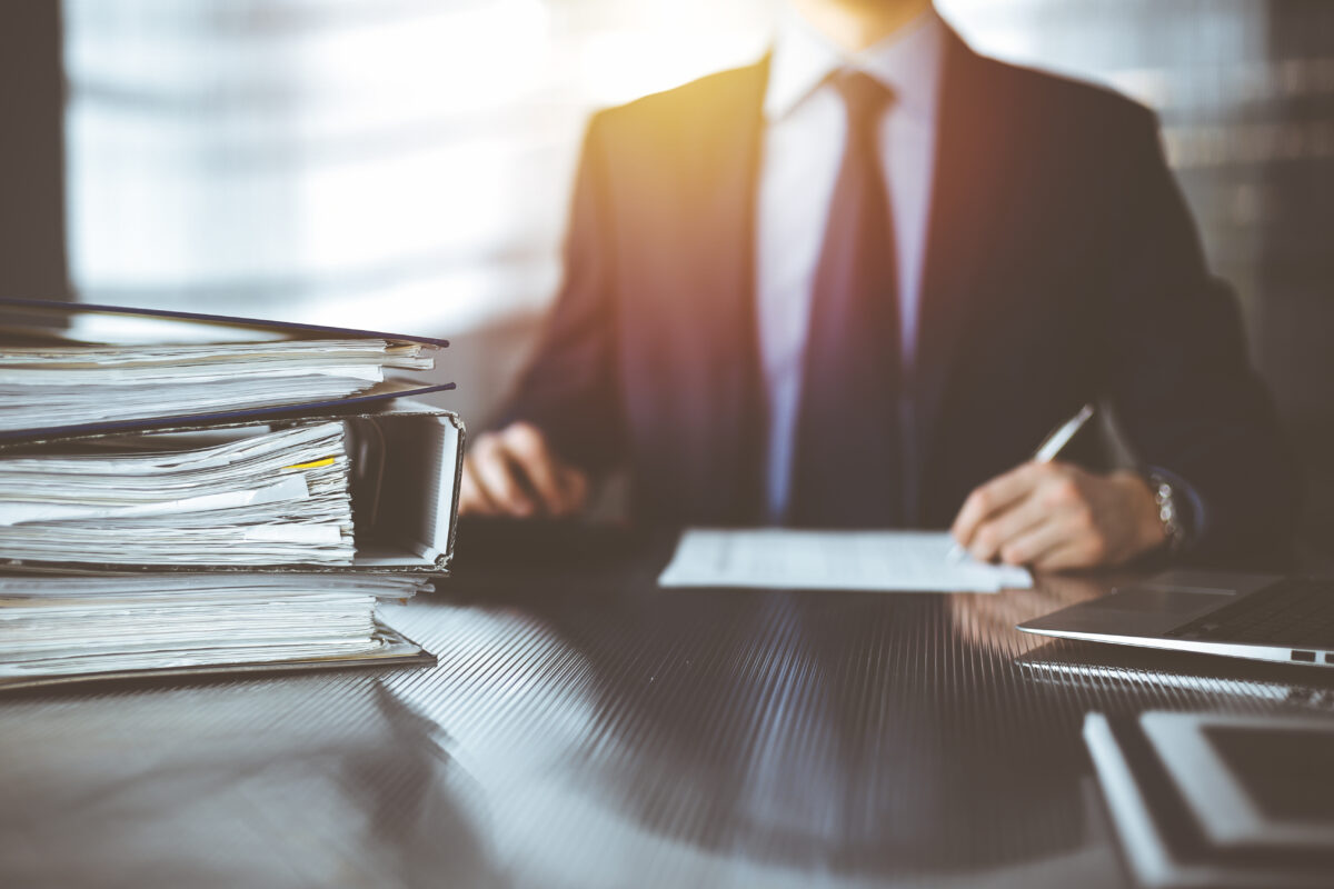 誰に事業承継するかによって税金が異なる