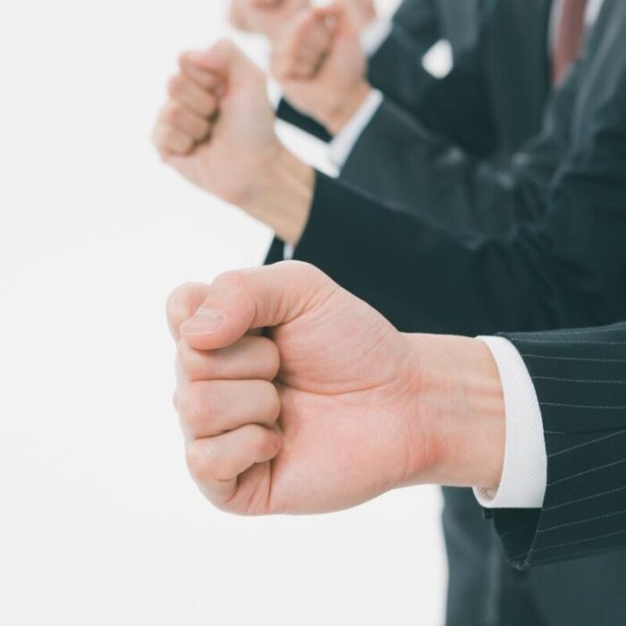 【事例6選】敵対的買収（TOB）のターゲットになっても慌てない！防衛策で突破しよう